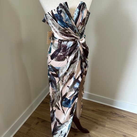 Katie May Finn Leafy Column Gown - Picture 8 of 16